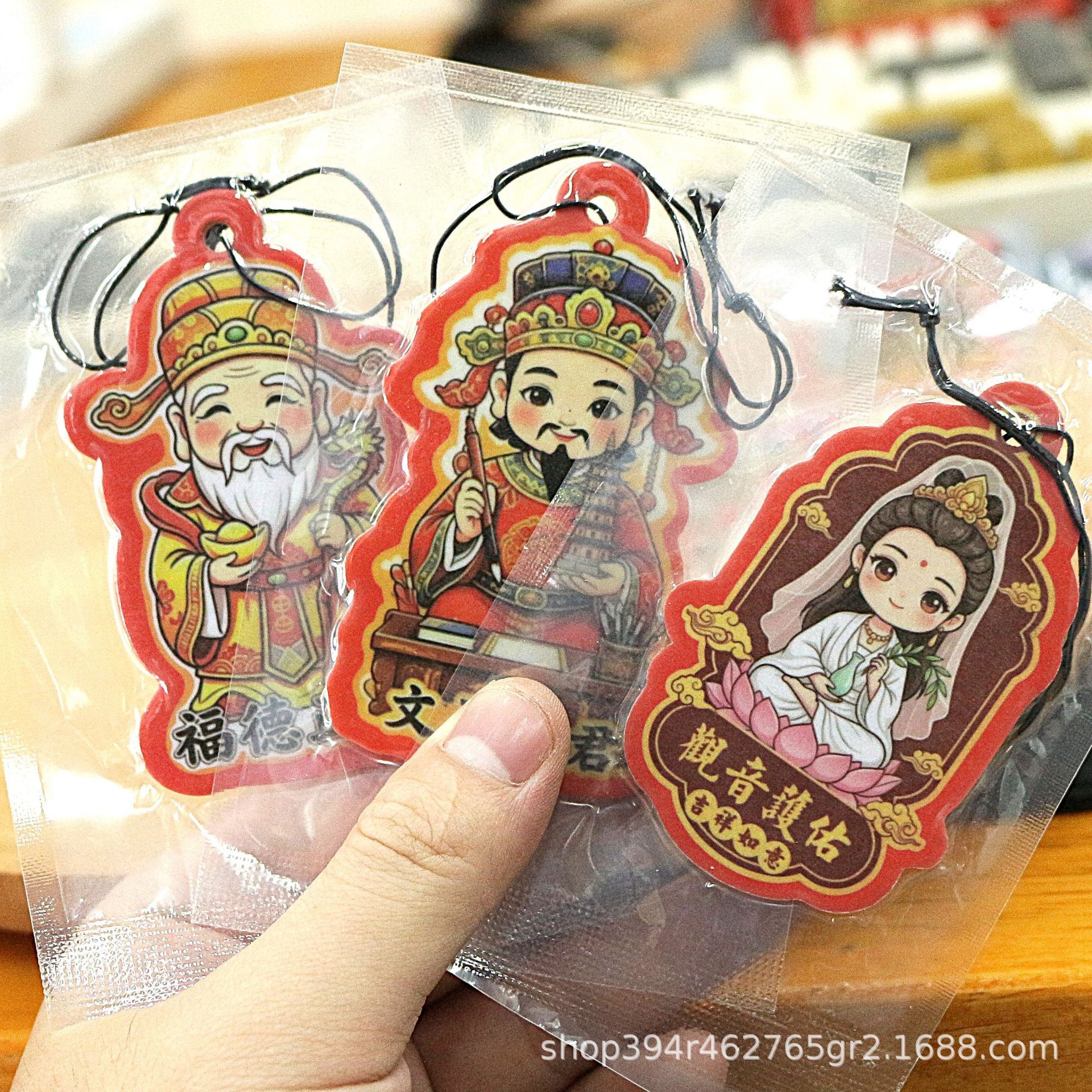 จี้ตกแต่งเชิงสร้างสรรค์รูปเจ้าแม่มาโจ พระเจ้าเหวินชาง พระเจ้ากวนเซิ่ง กวนอู และเทพแห่งโชคลาภ รุ่นใหม่ ใช้สำหรับรถยนต์ พร้อมแผ่นธูปแขวน