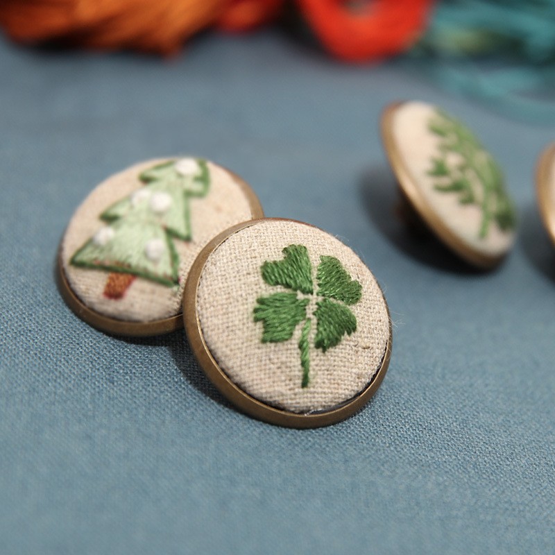 Bordado hecho a mano DIY Kit de material de tela paquete niños novato simple cinta bordado tridimensional collar sello lindo colgante