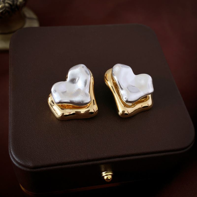 Plating, Inlay Design 1 Pair IG Style Simple Style Heart Shape Plating Inlay Copper Pearl Ear Studs