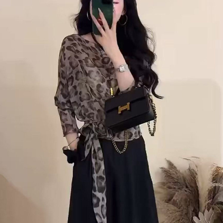 Thin mesh leopard print tie-up long-sleeve t-shirt for women, 2026 new summer sun protection shirt, unique and beautiful waist-cinching top Thin mesh leopard print tie-up long-sleeve t-shirt for women, 2026 new summer sun protection shirt, unique and beautiful waist-cinching top