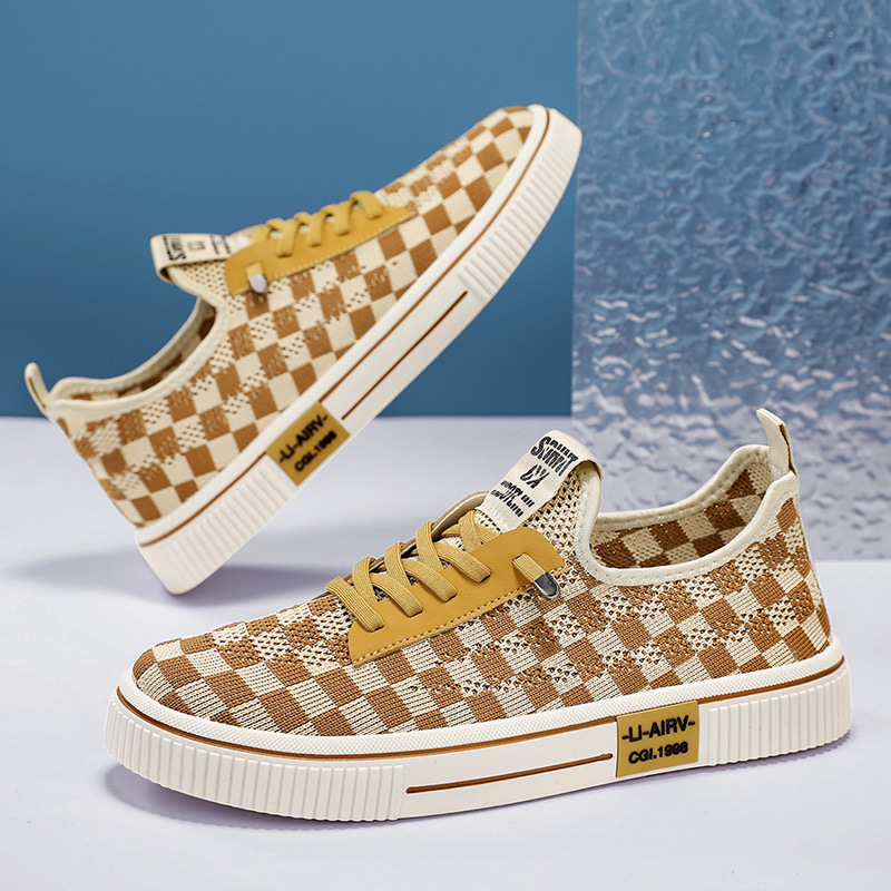 Zapatillas transpirables tejidas voladoras deportivas de verano de diseño, ligeras, de ojos grandes, zapatos de música en vivo para hombre a cuadros al aire libre