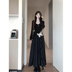 赫本风气质黑色长袖连衣裙子女2025早秋新款小个子不规则收腰长裙