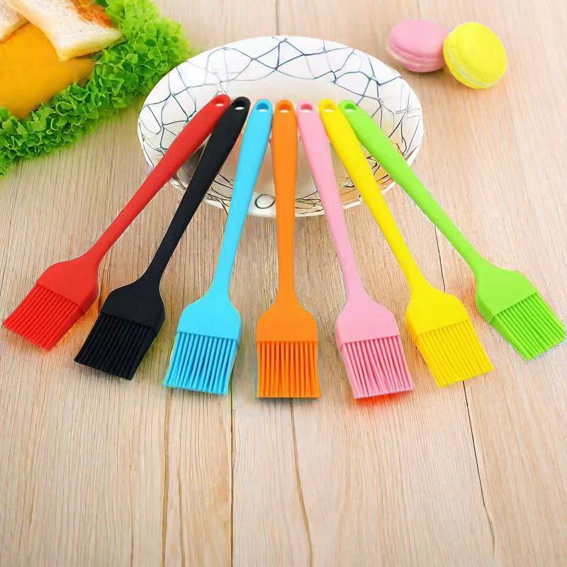 Wholesale Kitchen Silicone Oil Brush small size Barbecue Brush Food Grade High Temperature Resistant Baking Utensils Household Silicone Brush