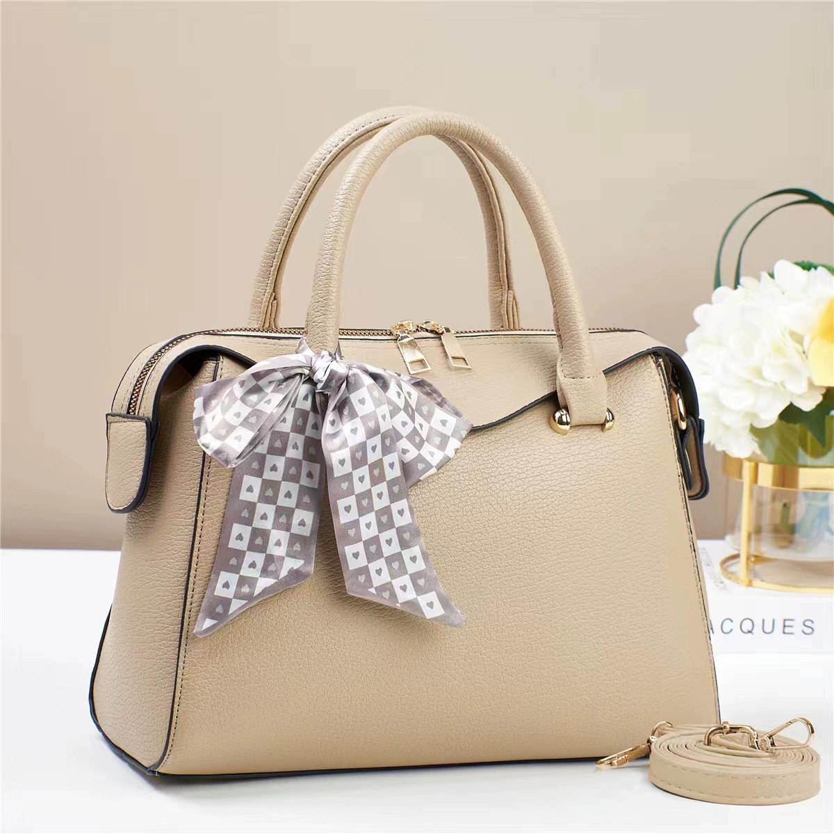Capacious Shoulder Bag, Fashionable Structured Handbag, 32×13×22 cm, Removable Strap