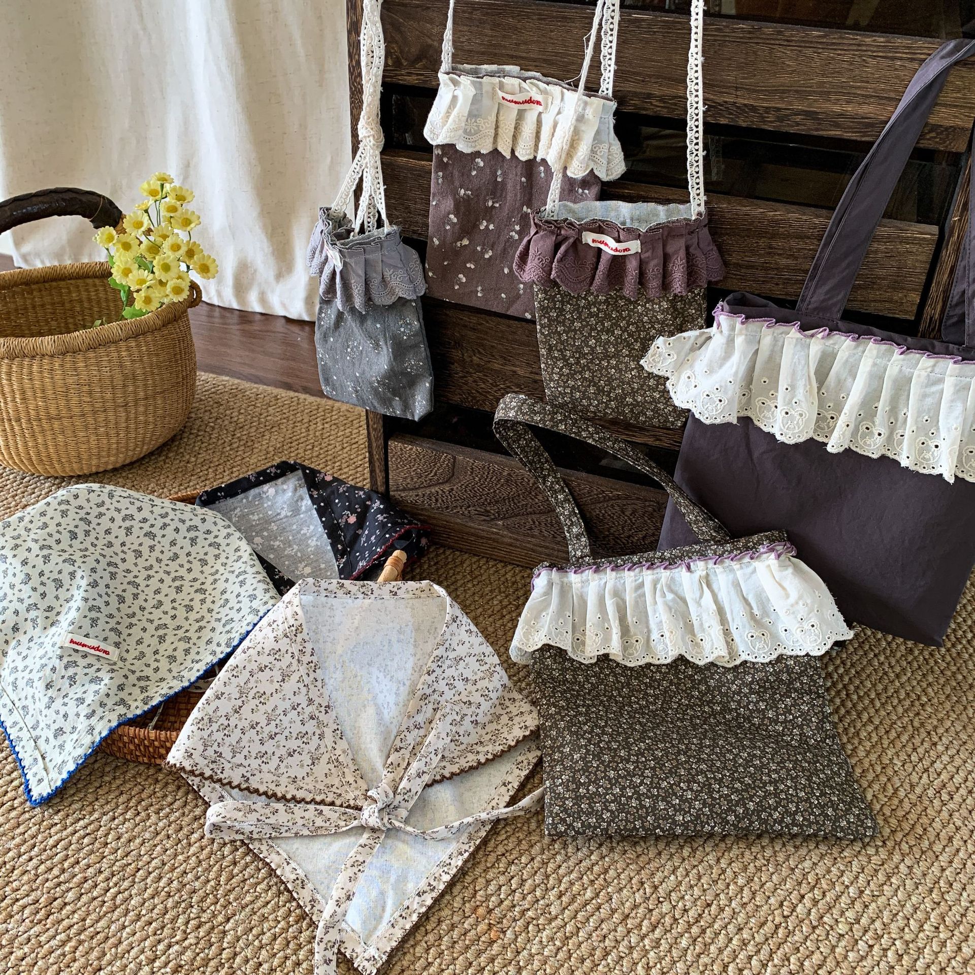 Sugar Pear ropa infantil accesorios de primavera ropa 2026 nuevos accesorios para niños encantadores bolsas de bebé pañuelos