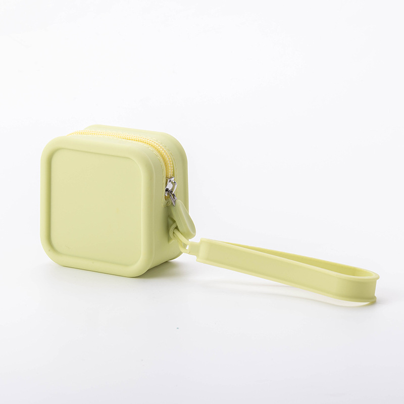 녹색 사각형 가방