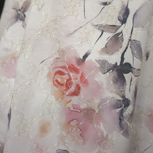 晕染大花玫瑰复合金线菱格蕾丝印花弹力布料夏季旗袍汉服裙子面料