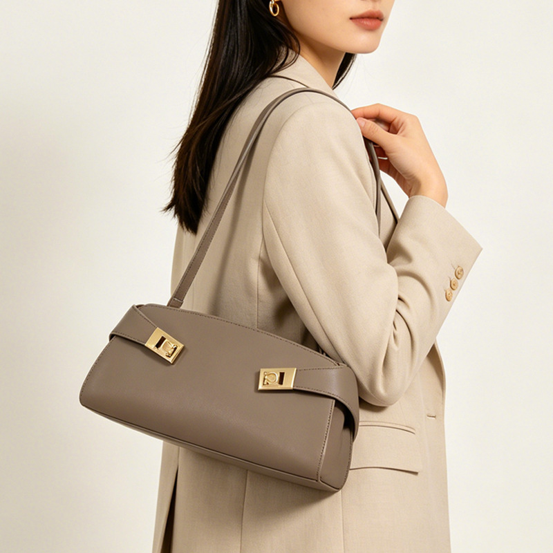 2026 New Commuting Niche Design Women's Bag, Light Luxury Shoulder Bag, Fashionable Underarm Bag, High-end Genuine Leather Bag