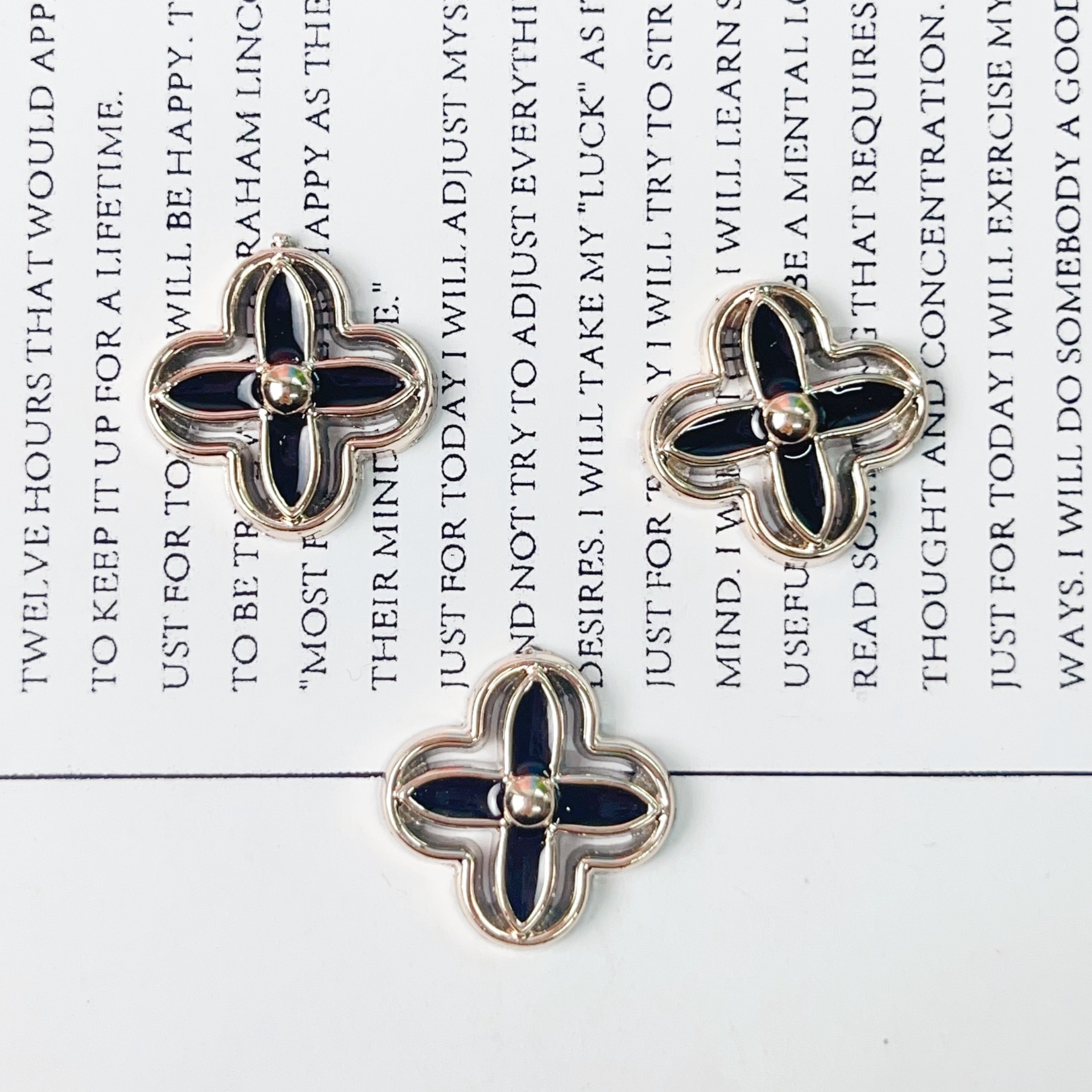 Corea del sur fragancia goteo de aceite camellia amor diy accesorios de joyería caja de teléfono móvil bolsas de zapatos material de parche de hebilla