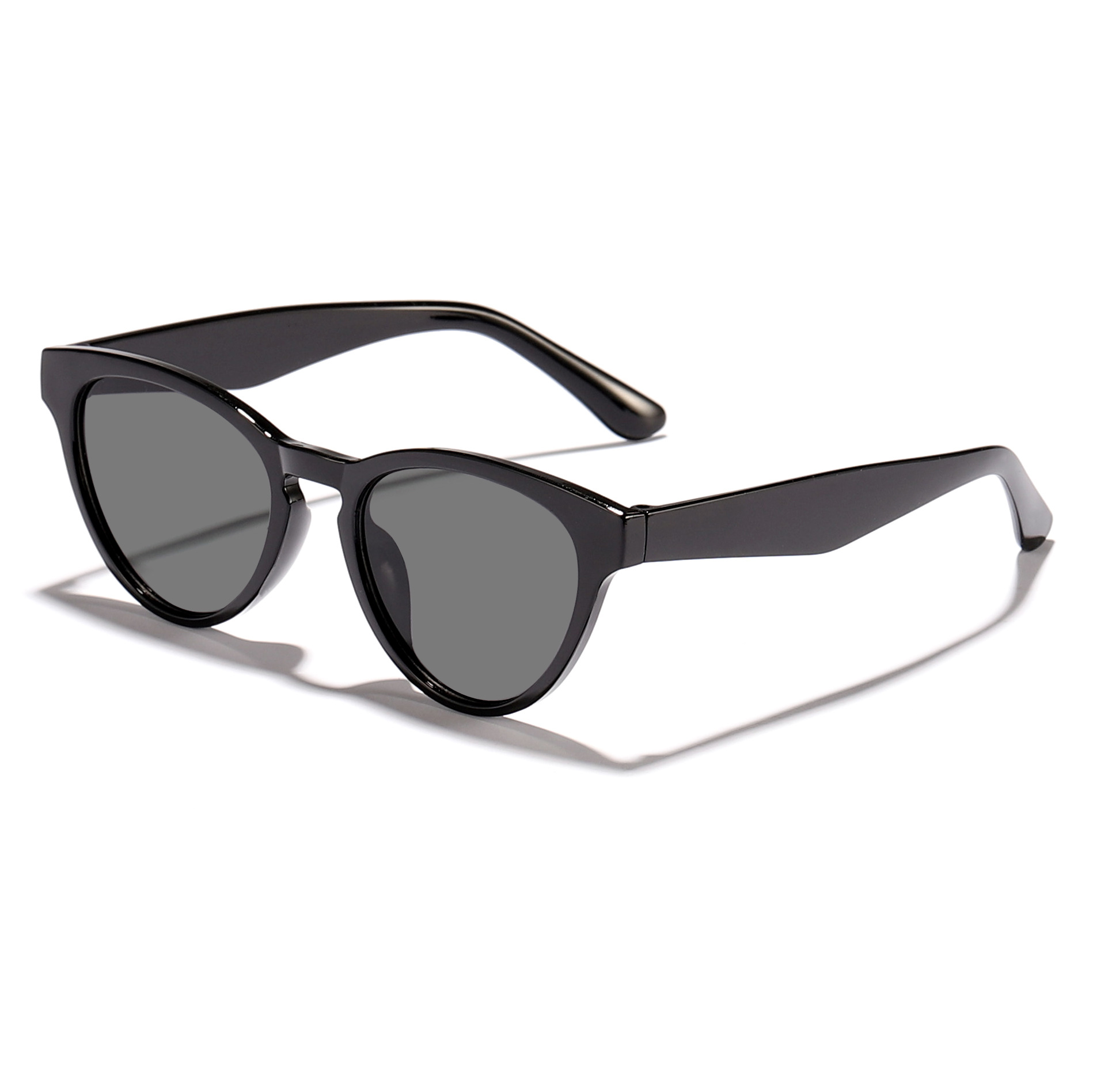 Nuevo estilo transfronterizo al por mayor ojo de gato gafas de sol para exteriores celebridades de Internet para mujeres con el mismo estilo de fotografía callejera personalizada con gafas de sol esenciales