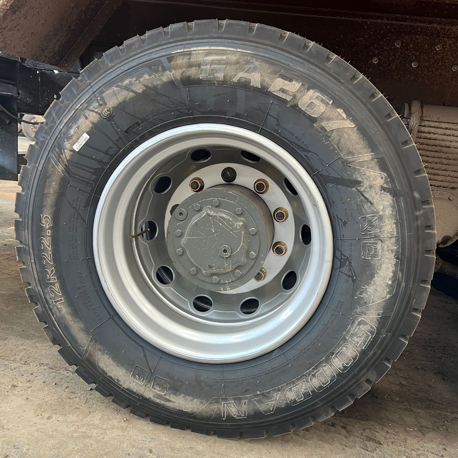 Exported to Africa and Central Asia, Sinotruk HOWO NX371 rear-tipping dump truck, construction transport vehicle