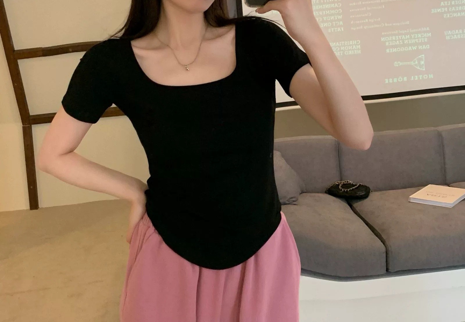 Pure desire niche white short sleeved t-shirt for women in summer 2024, new style with front shoulders to cover the_voghion.com