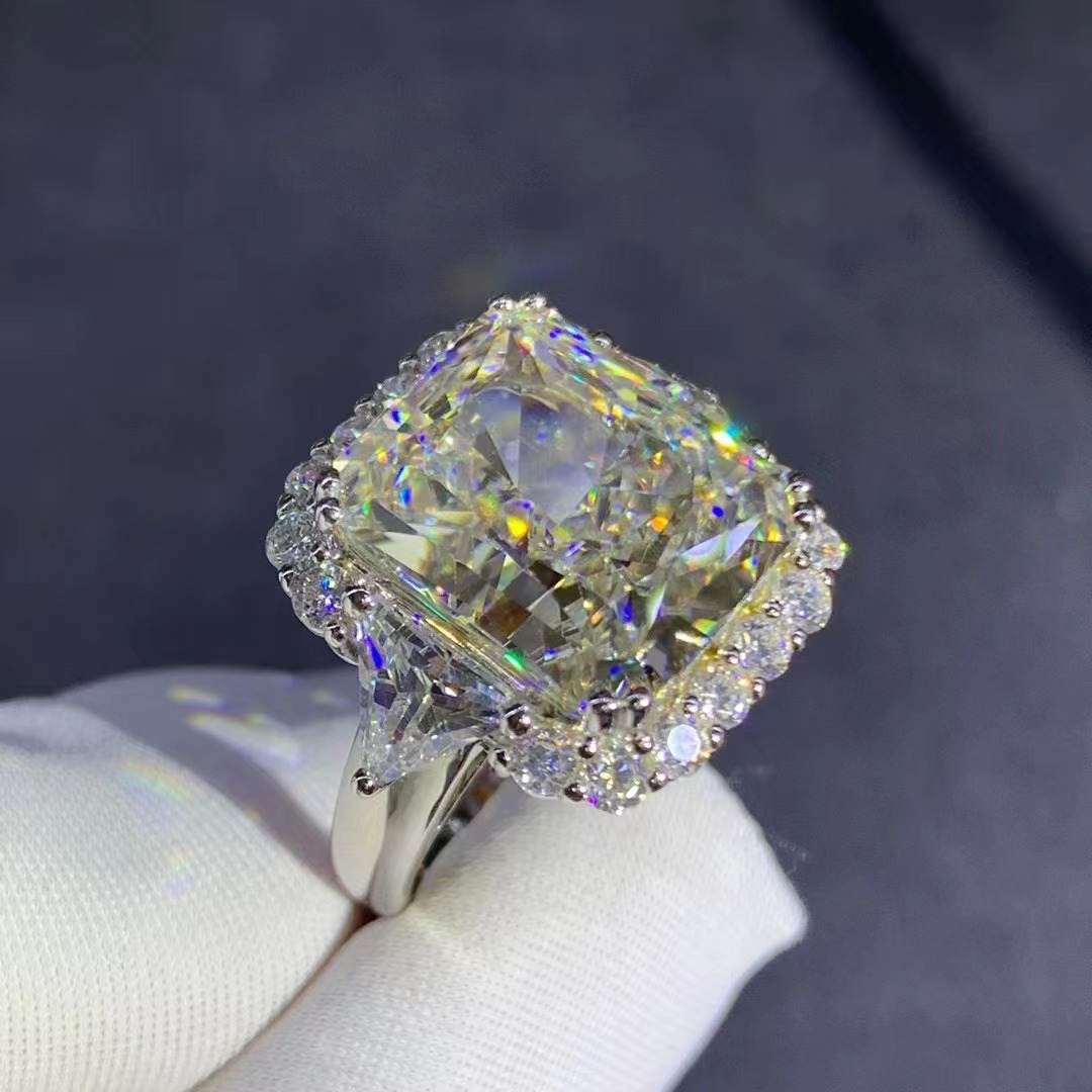 Anillo de diamante de alto carbono blanco de corte de diamante de ledean S925 plata electrochapada de cinco capas de espesor con incrustaciones de platino de alto carbono diamante