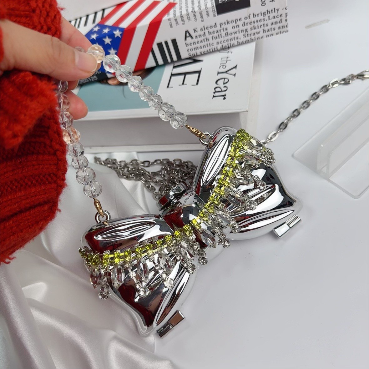 Nuevo mini bolso de cena con diamantes brillantes bolso de arco acrílico estilo de moda lápiz labial de hombro de mujer bolso de noche