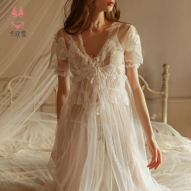 흰색 코트(로브)