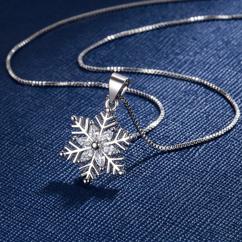 Kuaishou women's pendant clavicle chain creative sweet snowflake necklace pendant earrings earrings set gift