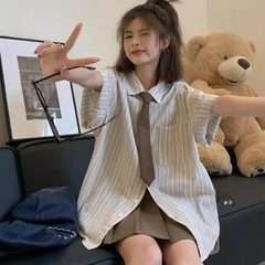 半袖のストライプのシャツの女性の夏の小さい子供の学院の風のデザイン感の小さい大衆のフランスの復古のネクタイのシャツの上着