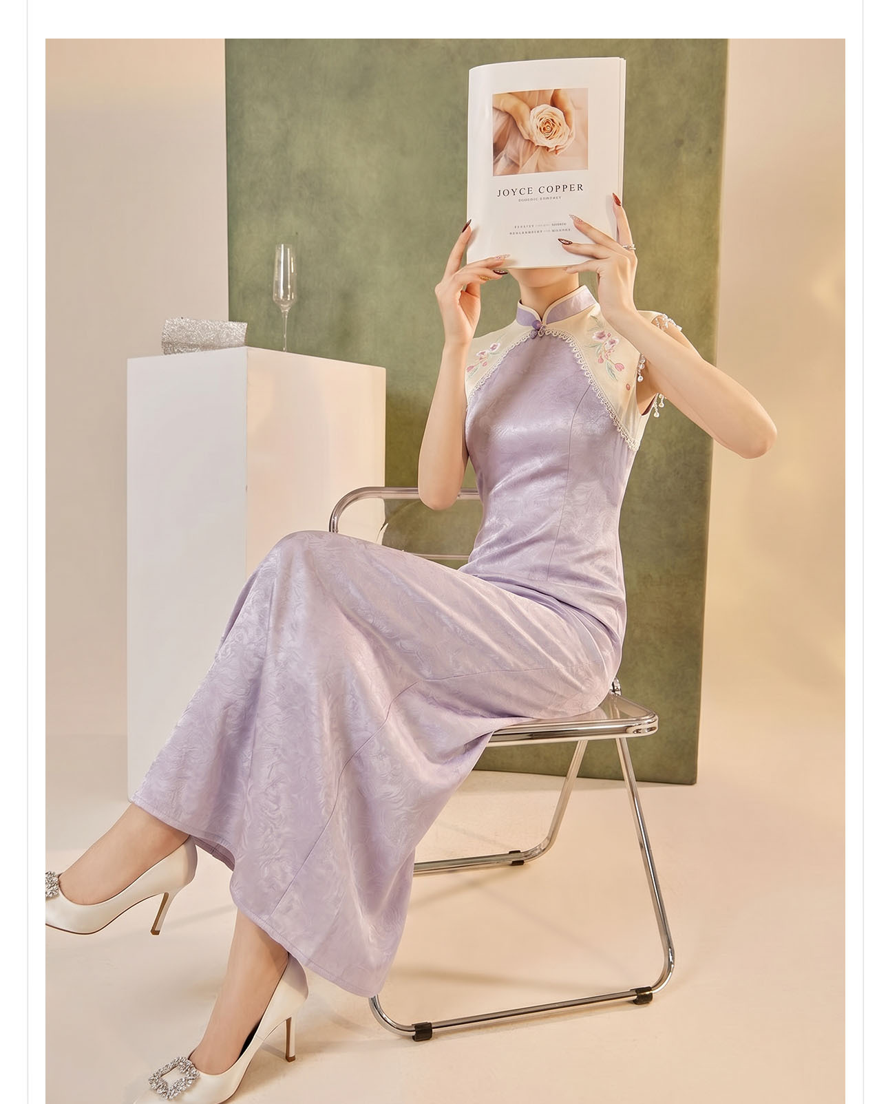 Đầm maxi satin sọc tông màu nối tay tua, cổ chẻ — Khoai tây tím chi tiết 2