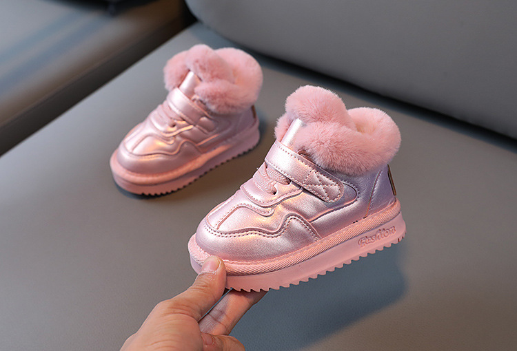 Chaussures d'hiver chaudes et décontractées en coton pour enfants et hommes en velours pour bébés filles 2024_voghion.com