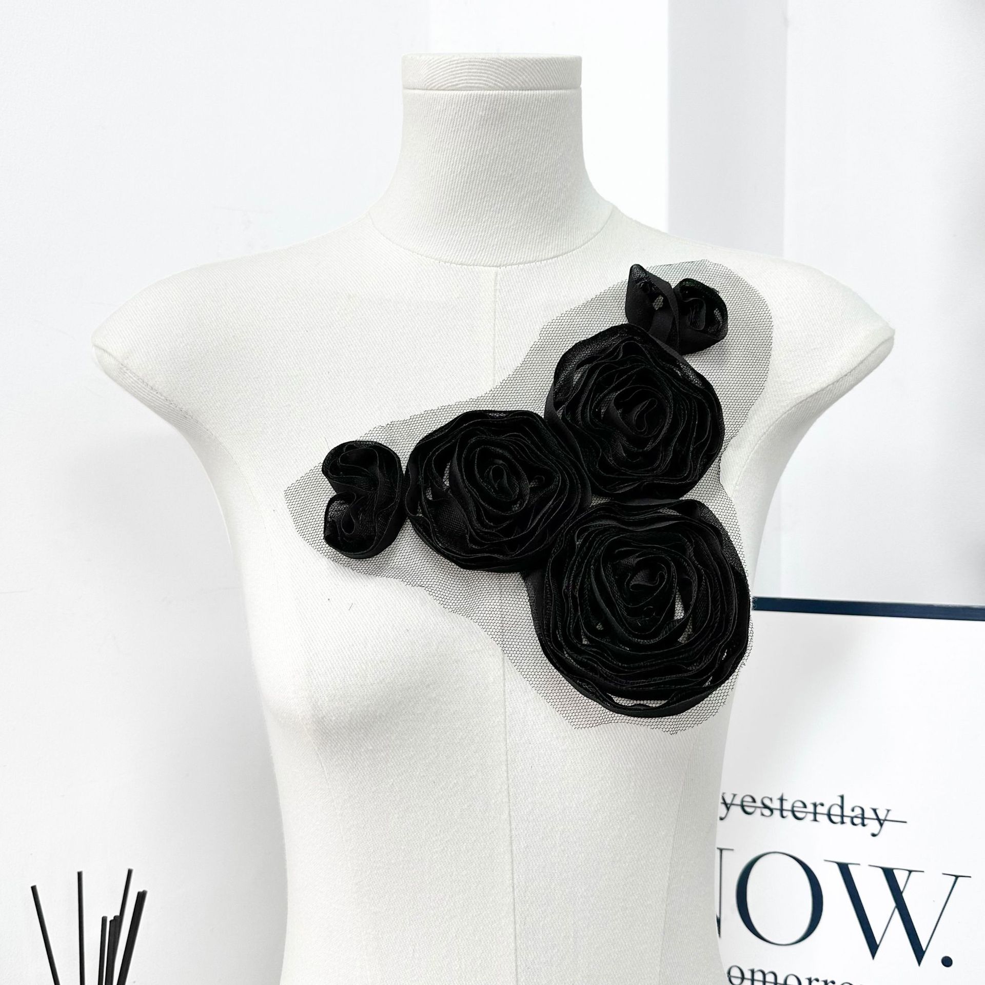Decoración de rosas tridimensionales 3D multicapa de pliegues hechos a mano DIY accesorios de ropa suéter accesorios de envoltura