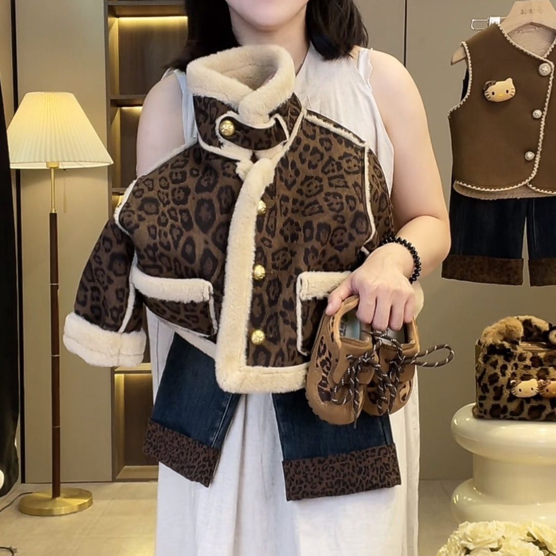 女童冬装套装加绒加厚2025新款女宝宝皮毛一体外套豹纹牛仔阔腿裤