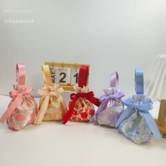 結婚式のお菓子袋、高級感のある折り畳み不要の結婚式のお菓子箱、完成品のウェディングハンドバッグ