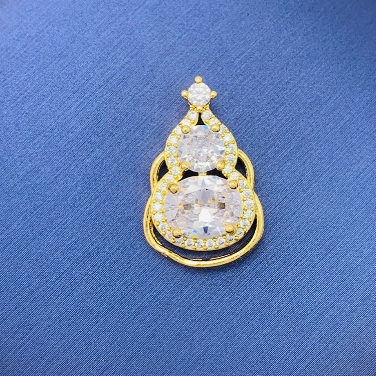 百種類のペンダントは心のままにファッションの経典を配合します。カップルの美しいペンダントは親友のアクセサリーを送ります。