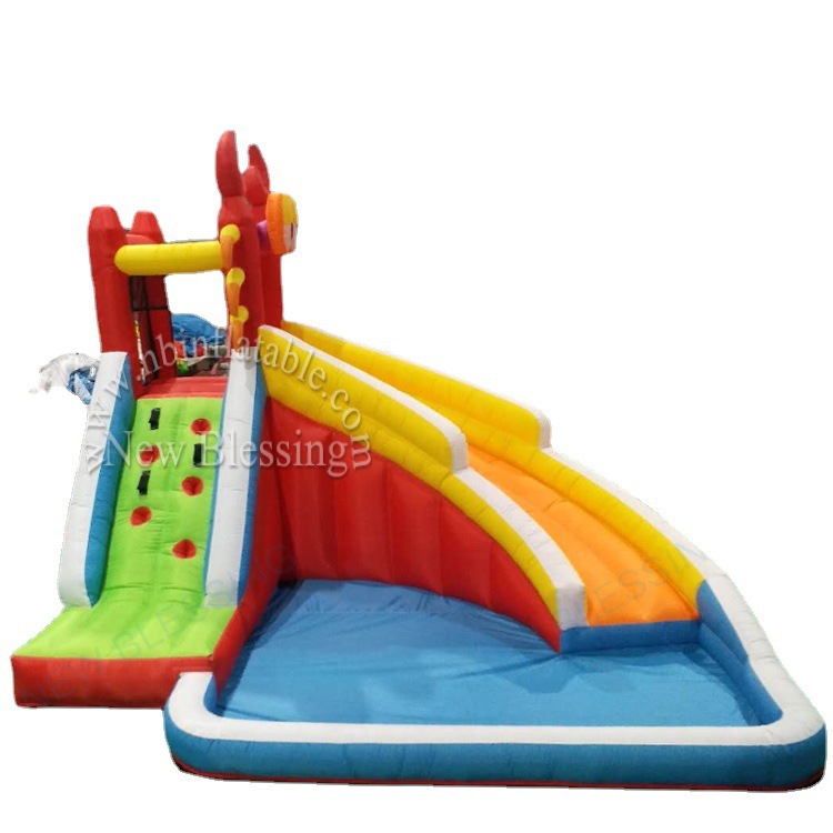 Pequeño castillo infláble para niños al aire libre parque de atracciones interior para niños Fuerte travieso casero deslizante cangrejo pequeño salto cama