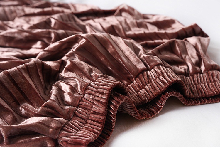 Abbigliamento donna gonna in velluto a rombi a cinque colori gonna a pieghe a fisarmonica lucida per donna lunghezza media autunno e inverno 2024_voghion.com