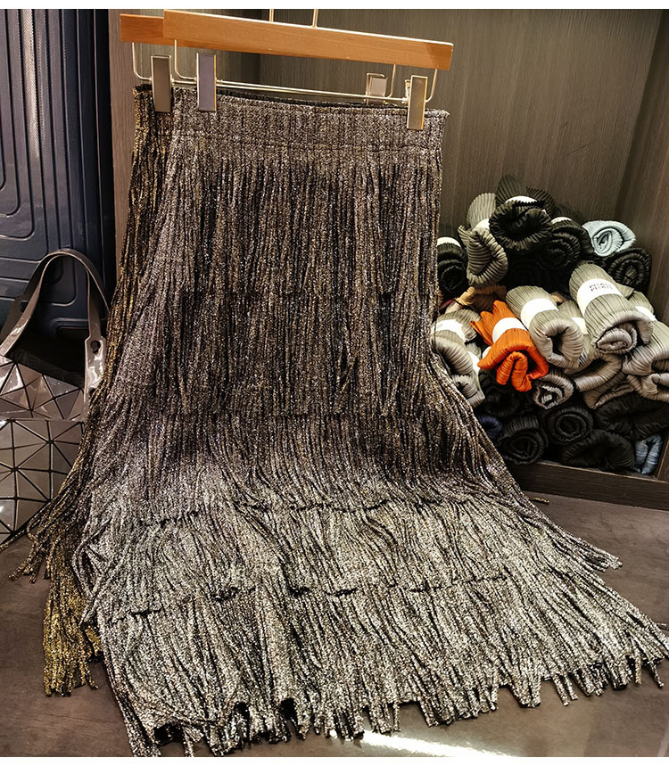 Chân váy xếp ly nữ dáng chữ A dài vừa phải, hiệu ứng bronzing sáng bóng, tua rua — màu xanh vàng, xám chi tiết 5