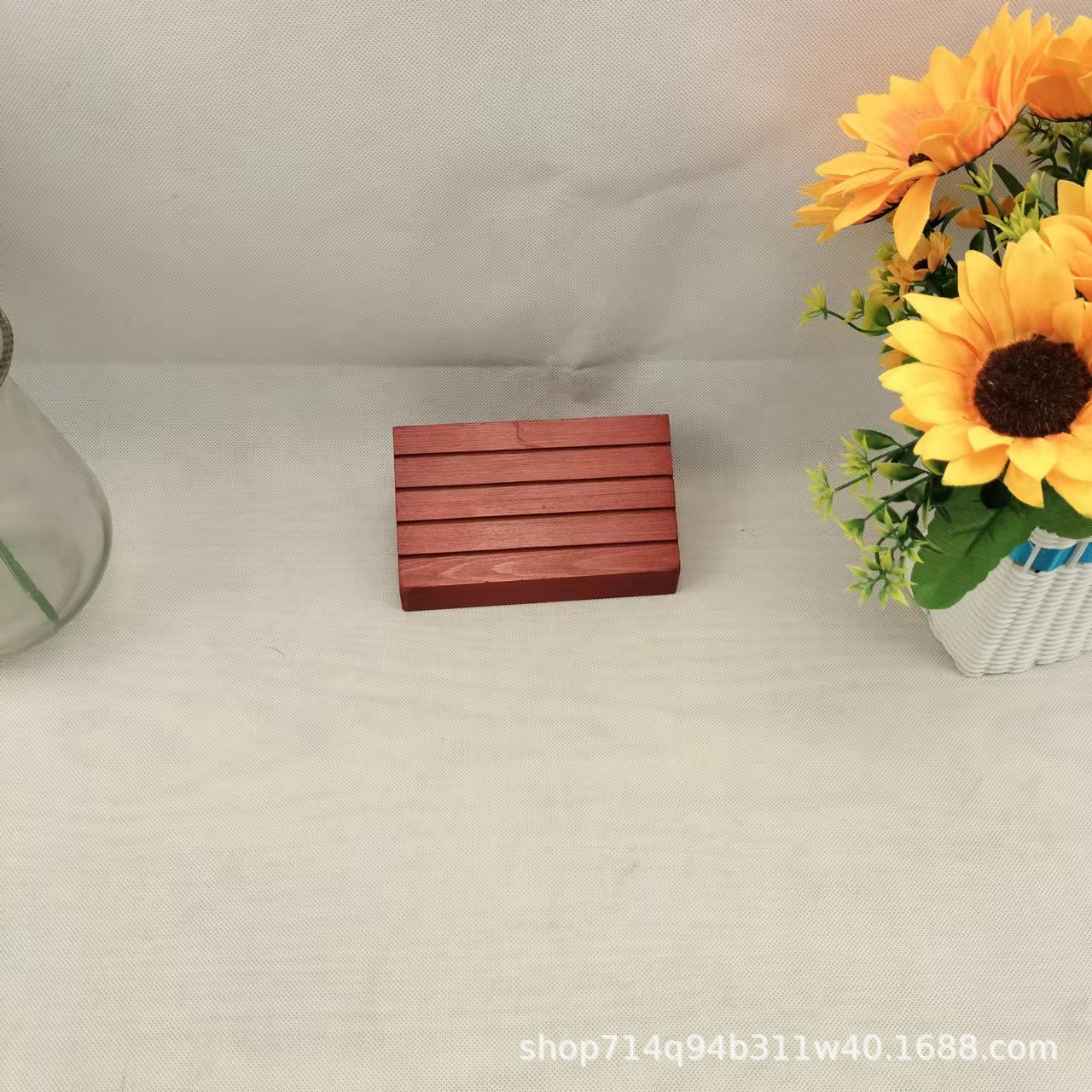 Una pieza al por mayor de madera jugando a los naipes soporte de madera de la exhibición de la tarjeta de juego de la familia