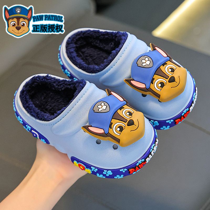 Paquetes de invierno para niños, zapatos de algodón cálidos y impermeables, zapatillas de algodón para niños pequeños y medianos.