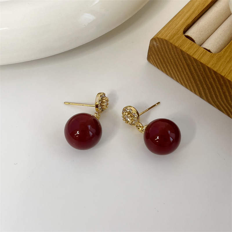 버건디 진주 스터드 귀걸이