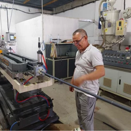 塑料管材设备;塑料板材设备;塑料挤出机