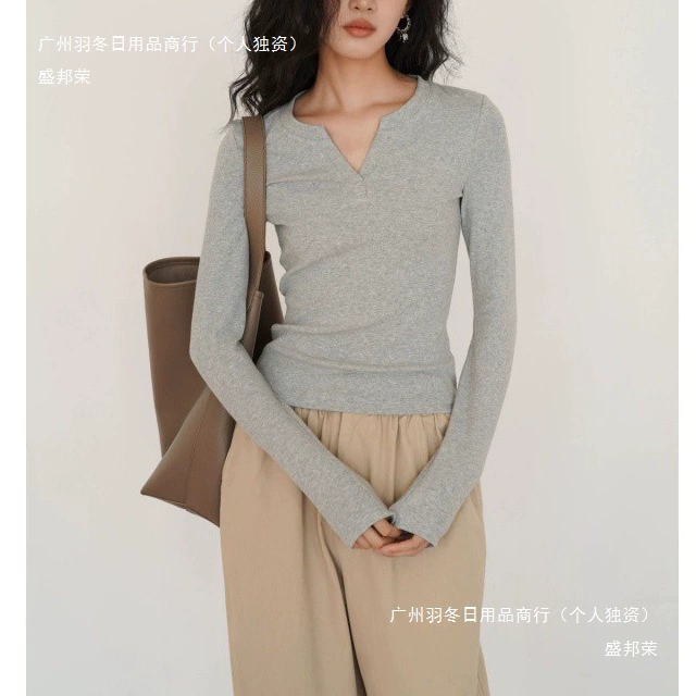 Серый топ из модала с v-образным вырезом и цветочным принтом для женщин, осень 2024, новая однотонная облегающая футболка с длинными рукавами.