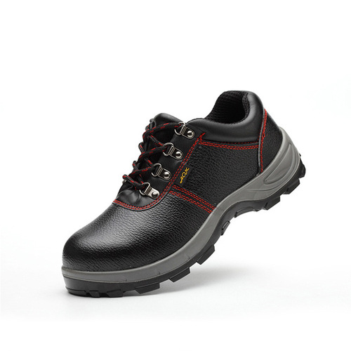 Manufacturer wholesale slip-resistant and waterproof safety shoes for men, safety work in factories, hardworking women anti-strike plastic head, wear-resistant and insulated