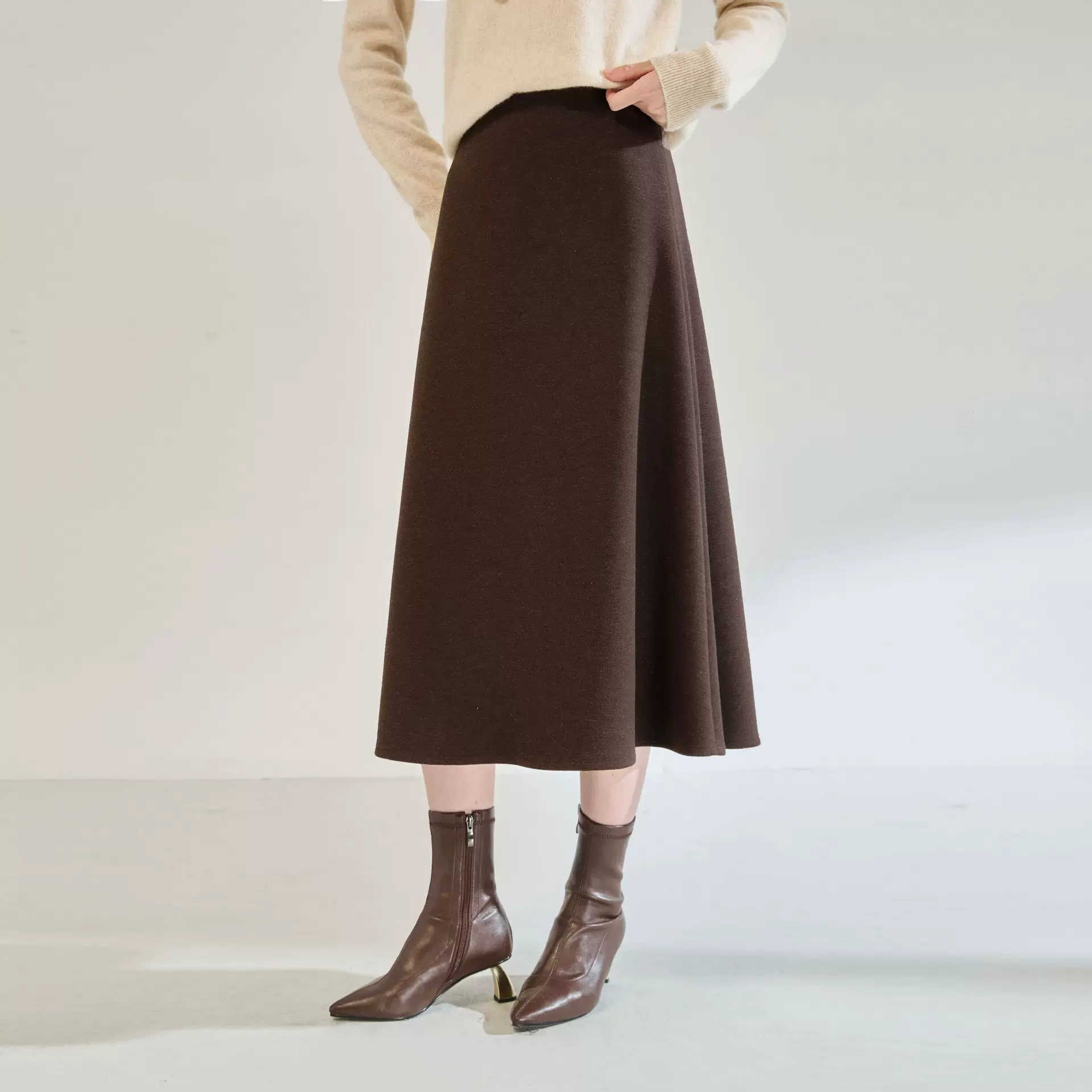 25秋冬0压感软糯含羊毛醋酸气质佰搭A字高腰垂感加厚半身裙25607