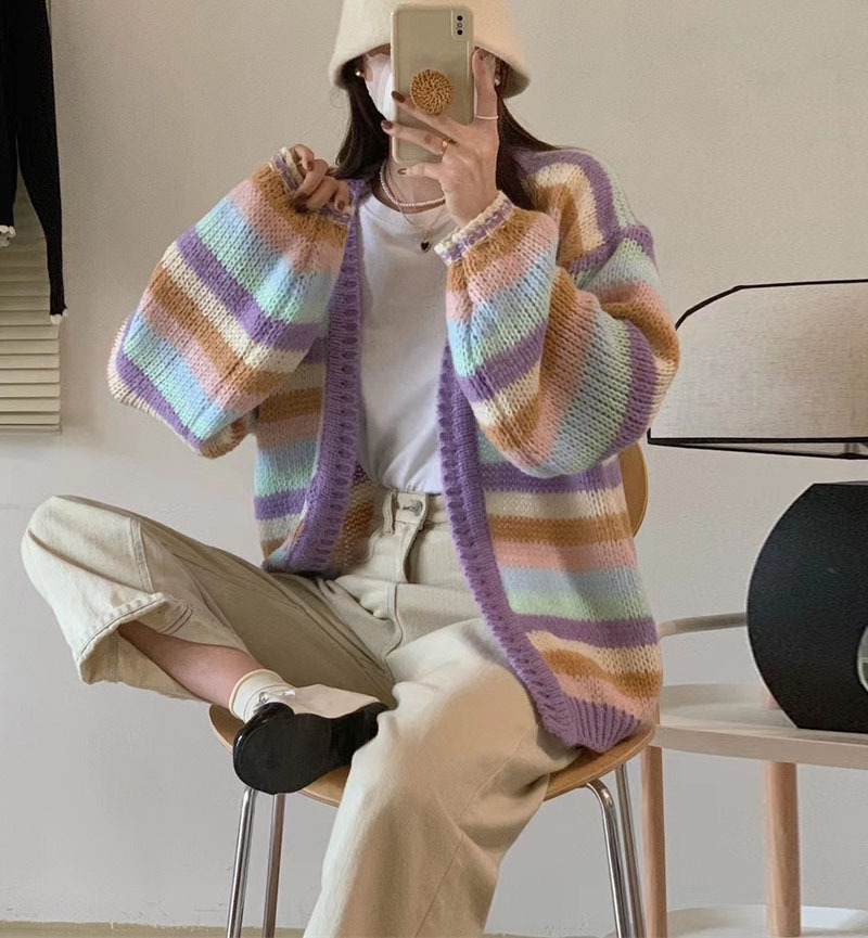 Lazy Style Regenbogen gestreifte Strickjacke für Damen 2023 Herbst Koreanische neue lockere Kontrastpulloverjacke_voghion.com