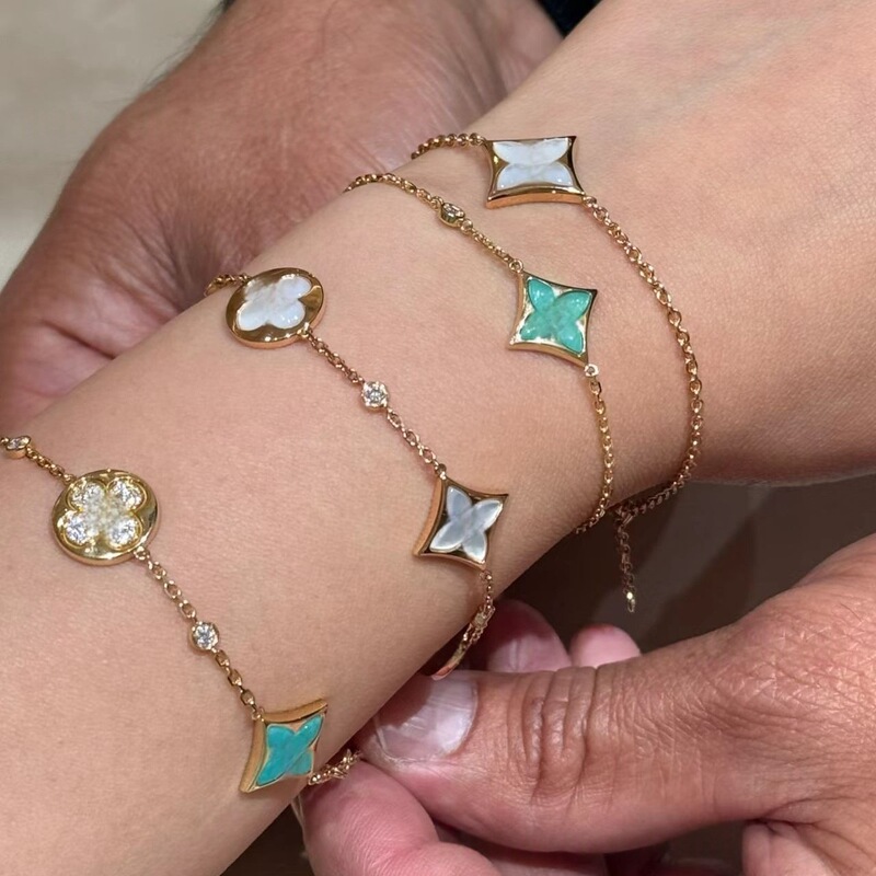 New V-Gold Amazonite Stone Bracelet for Women, High-End Version with White Mother-Of-Pearl Pointed Flowers, Light Luxury, Versatile and Fashionable