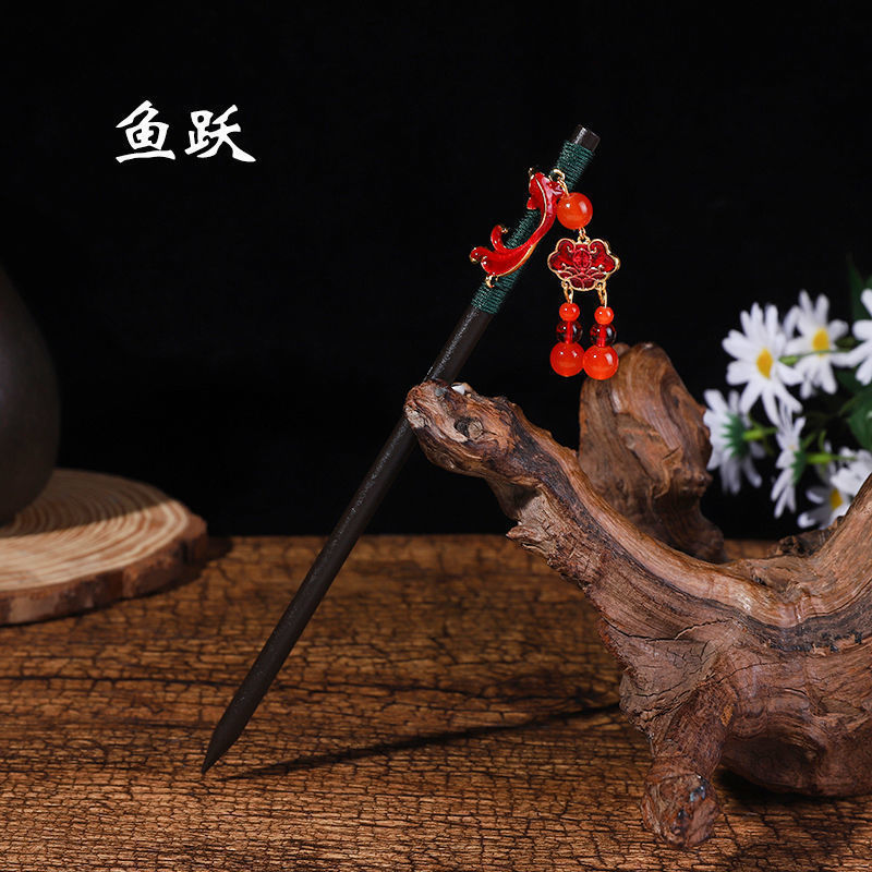 黒檀の木のかんざしのフリンジをまねて、かんざしの子供の古風な頭飾りをします。|undefined