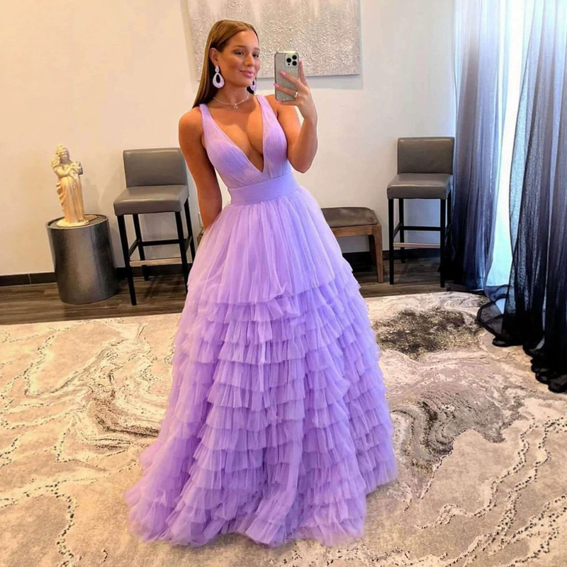 Cross-border supply of maternity evening dresses, deep V-neck, sleeveless, waist-cinching, long skirt with a large hem, suitable for cocktail parties and travel photography