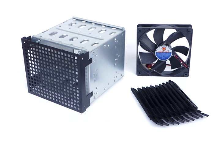 With a fan cage. The 3 optical drive expansion of the chassis 5 bits of 3.5 -inch bracket free screws. Internal and external NAS black group