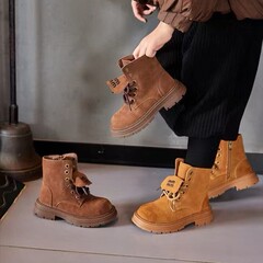 秋冬子供の革の靴の正規品の子供の靴の男女の子供の大きい黄色の靴の中で筒の靴の大きい子供のマーティンの靴は綿を入れます。