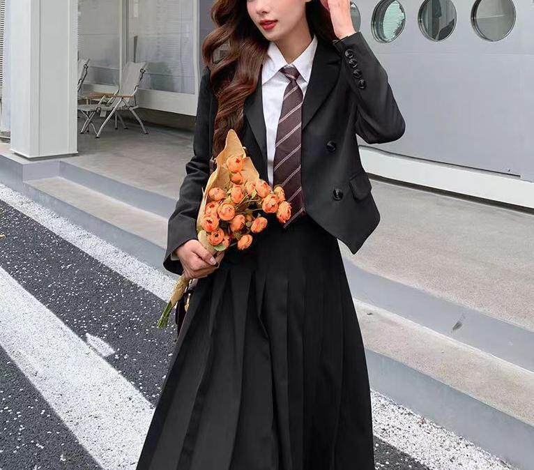 Bộ vest nữ kèm chân váy dáng ngắn cổ vest tay dài phong cách thanh lịch — Váy đáy đen, Áo khoác vest màu đen, Bộ vest + váy đen chi tiết 3