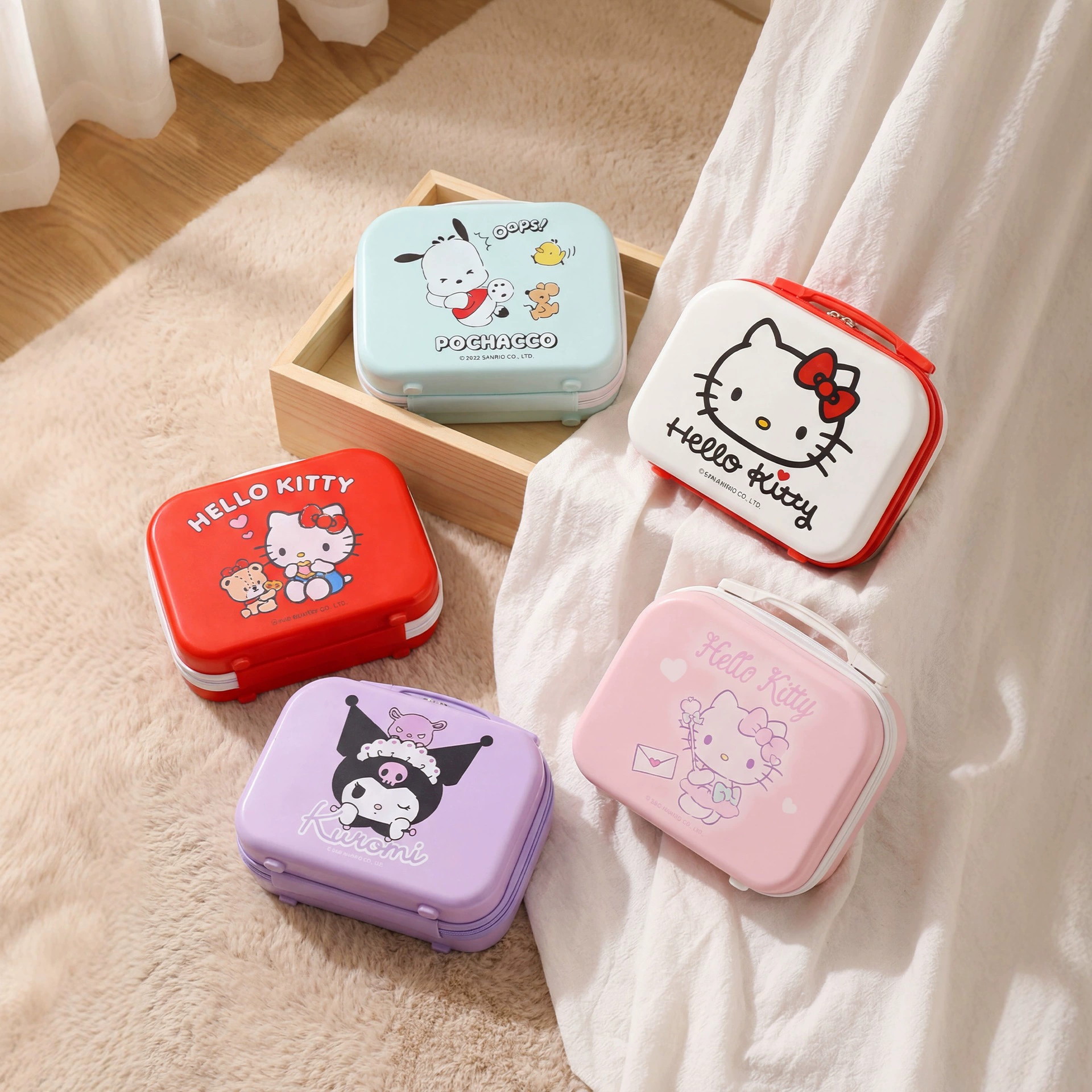 Sanrio, hello kitty, handheld small storage box for traveling, gift box