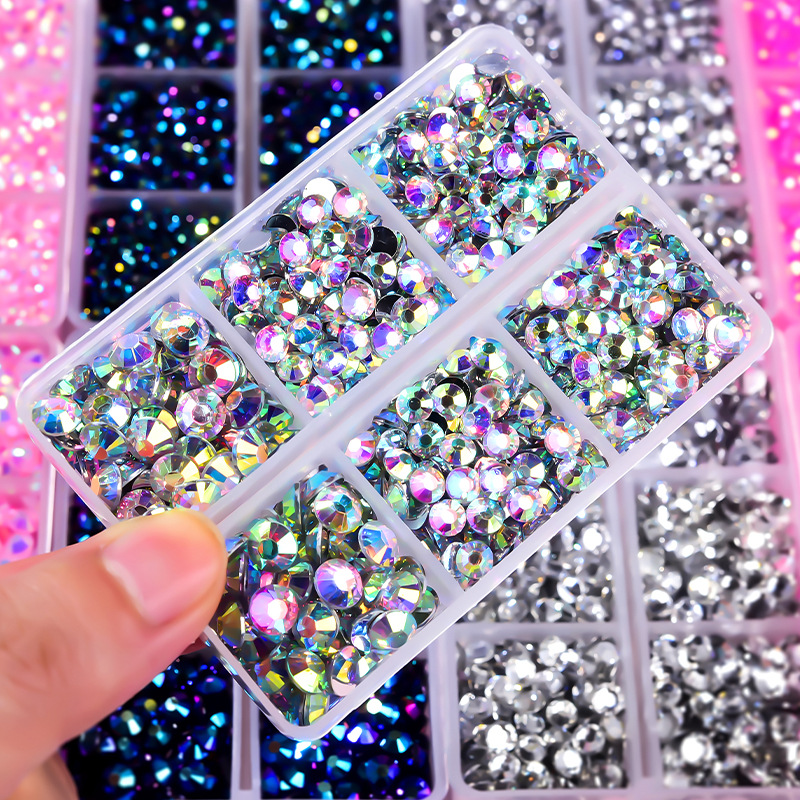 约6500颗 树脂平底钻diy美甲水钻六格盒装彩色圆形贴钻暴力熊手机