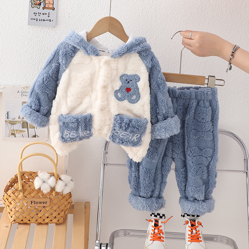 Traje de servicio a domicilio de otoño e invierno para niños 2024 nuevo estilo bebé lindo con capucha engrosado más pijama de terciopelo traje de dos piezas