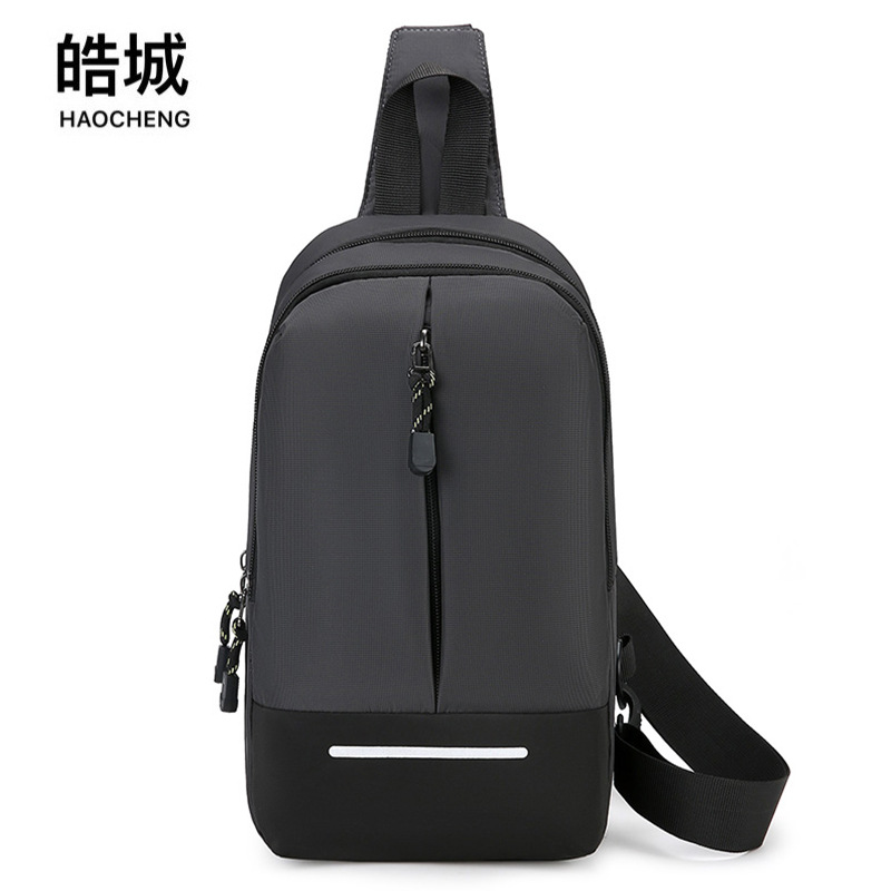 Bolso de pecho de mensajero multifuncional para hombre de tendencia de moda, bolso de pecho de tela Oxford ligero y resistente a las salpicaduras simple al por mayor