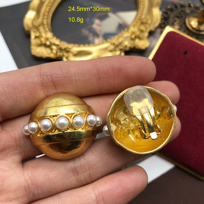 10g Weight Artificial Pearls Inlay Material Ear Studs Classification 1 Pair Quantity Daily Occasion Alloy Material Heart Shape Pattern Women'S Gender Plating Design Retro Style 1 Pair Retro Heart Shape Alloy Plating Artificial Pearls Women's Ear Studs 11