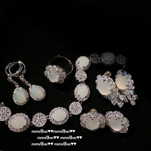 Lychee jelly white chalcedony agate flower bracelet, water spirit, 18K gold plated, high ice chalcedony rich bean earrings